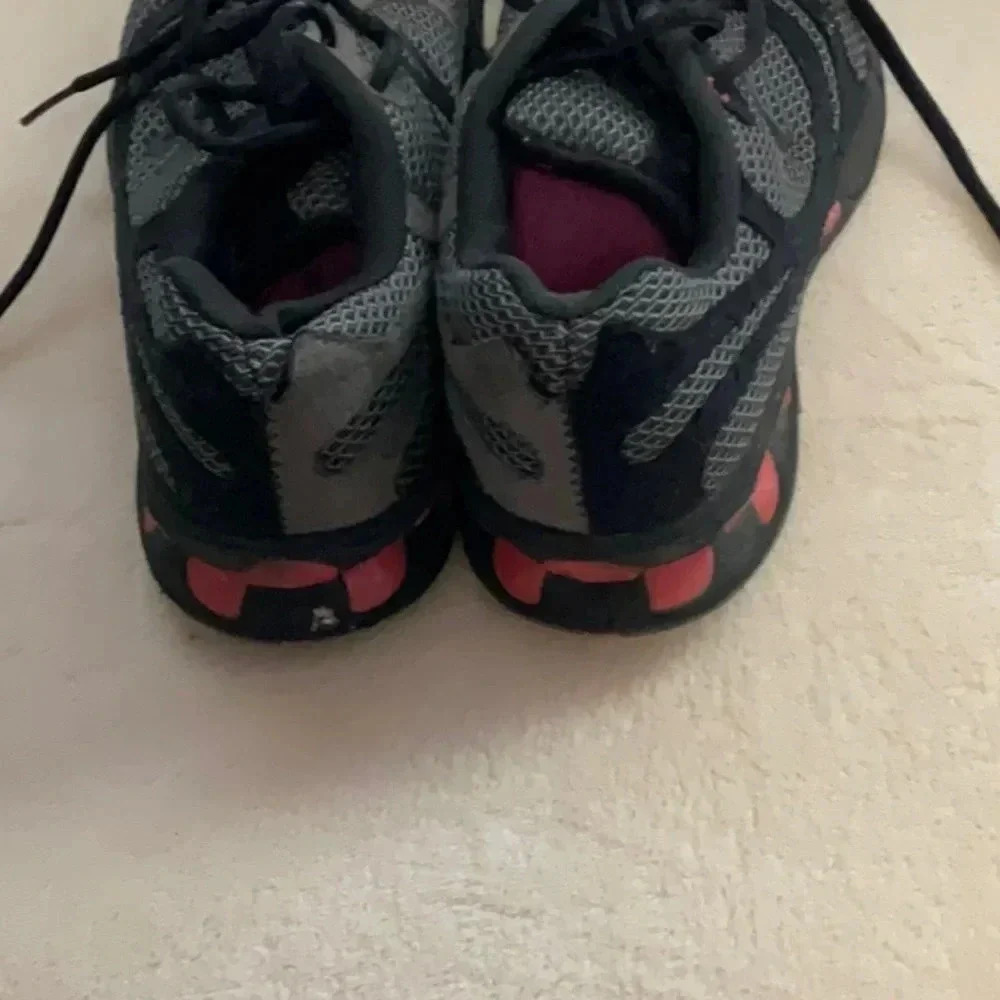 New Balance - Picture 3 of 6